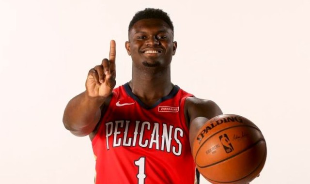  锡安威廉森暴扣集锦鹈鹕击败马刺