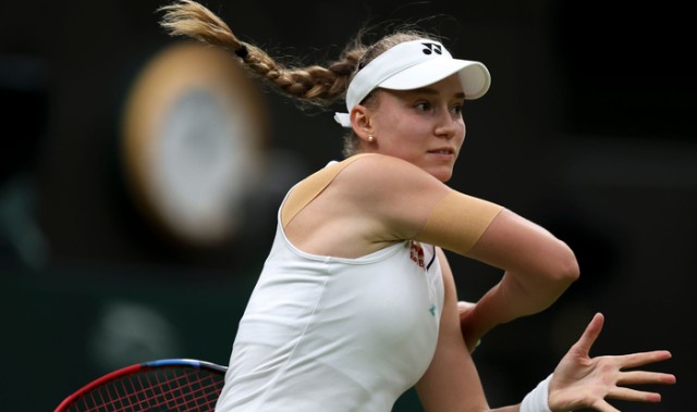  莱巴金娜温网夺冠书写新传奇