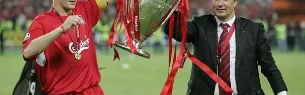  足坛名帅执教新政，战术革新引领潮流  