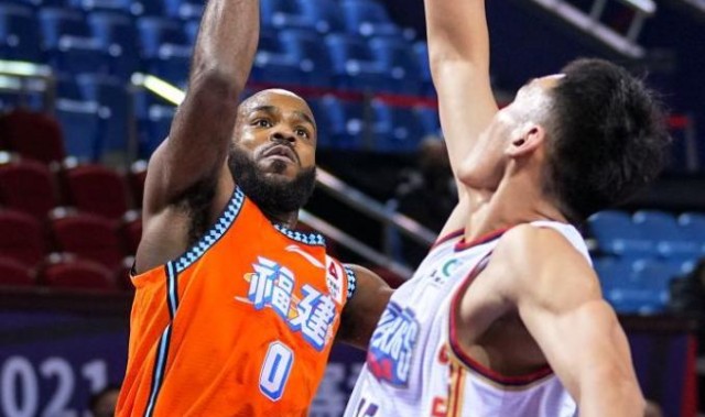  南京同曦替补席发威逆转战胜福建浔兴