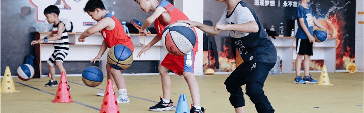  篮球公益行点燃山区孩童梦想