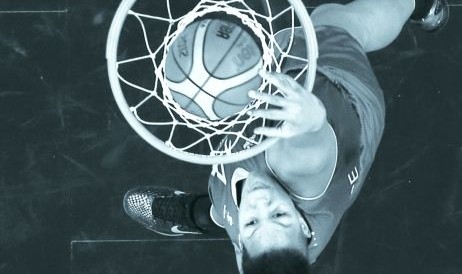  弗里茨发球时速破纪录震撼全场观众