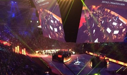  电竞解说金句频出，激情呐喊点燃观众热血  