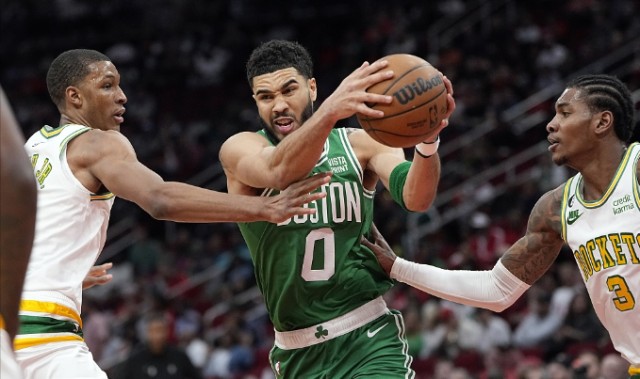  塔图姆末节爆发绿军加时险胜雄鹿