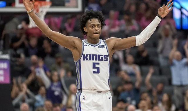  国王福克斯关键球助队险胜开拓者