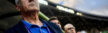  肯宁澳网捧杯开启新赛季征程