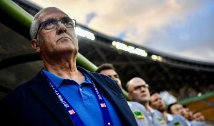  肯宁澳网捧杯开启新赛季征程