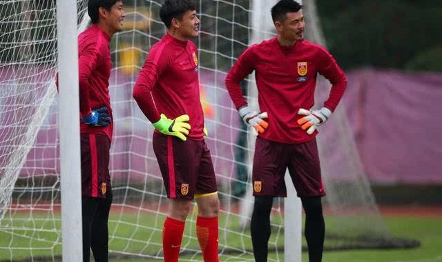  门将神勇发挥，力保球门不失夺胜