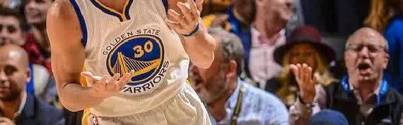  库里三分雨倾盆，勇士主场碾压鹈鹕队