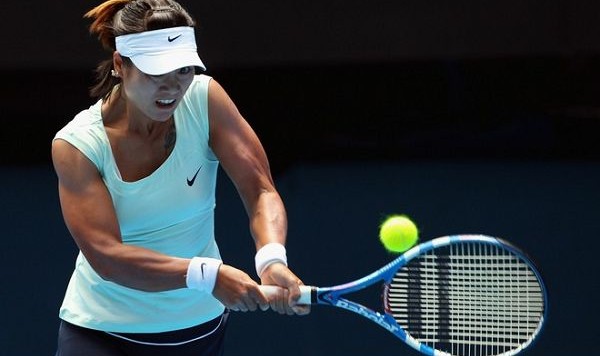  福基纳救两赛点演逆转，爆冷淘汰头号种子