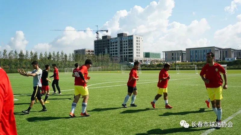  足球城德比万人空巷，城市荣耀在此一战